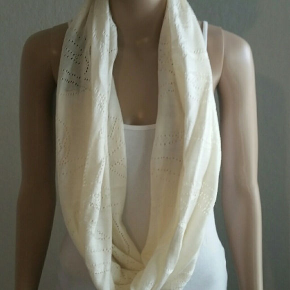 Ralph Lauren Tops - ❤Infinity loop scarf Ralph Lauren NWT